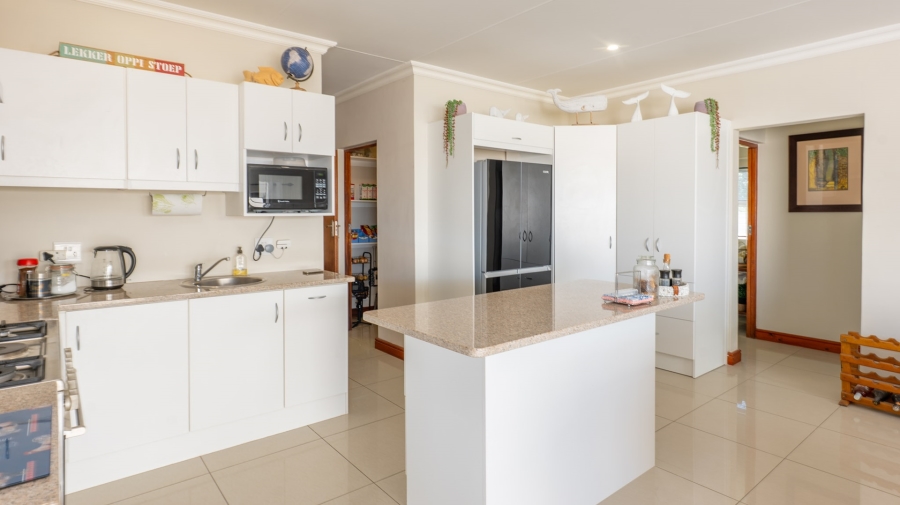 3 Bedroom Property for Sale in Struisbaai Western Cape